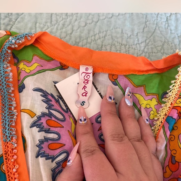 Taka Multicolor Patterned Garment - Picture 3 of 3